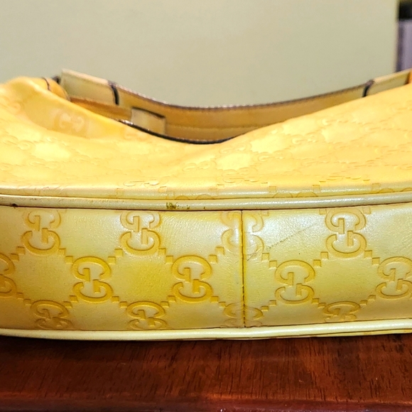 Authentic Gucci handbag - Picture 7 of 9